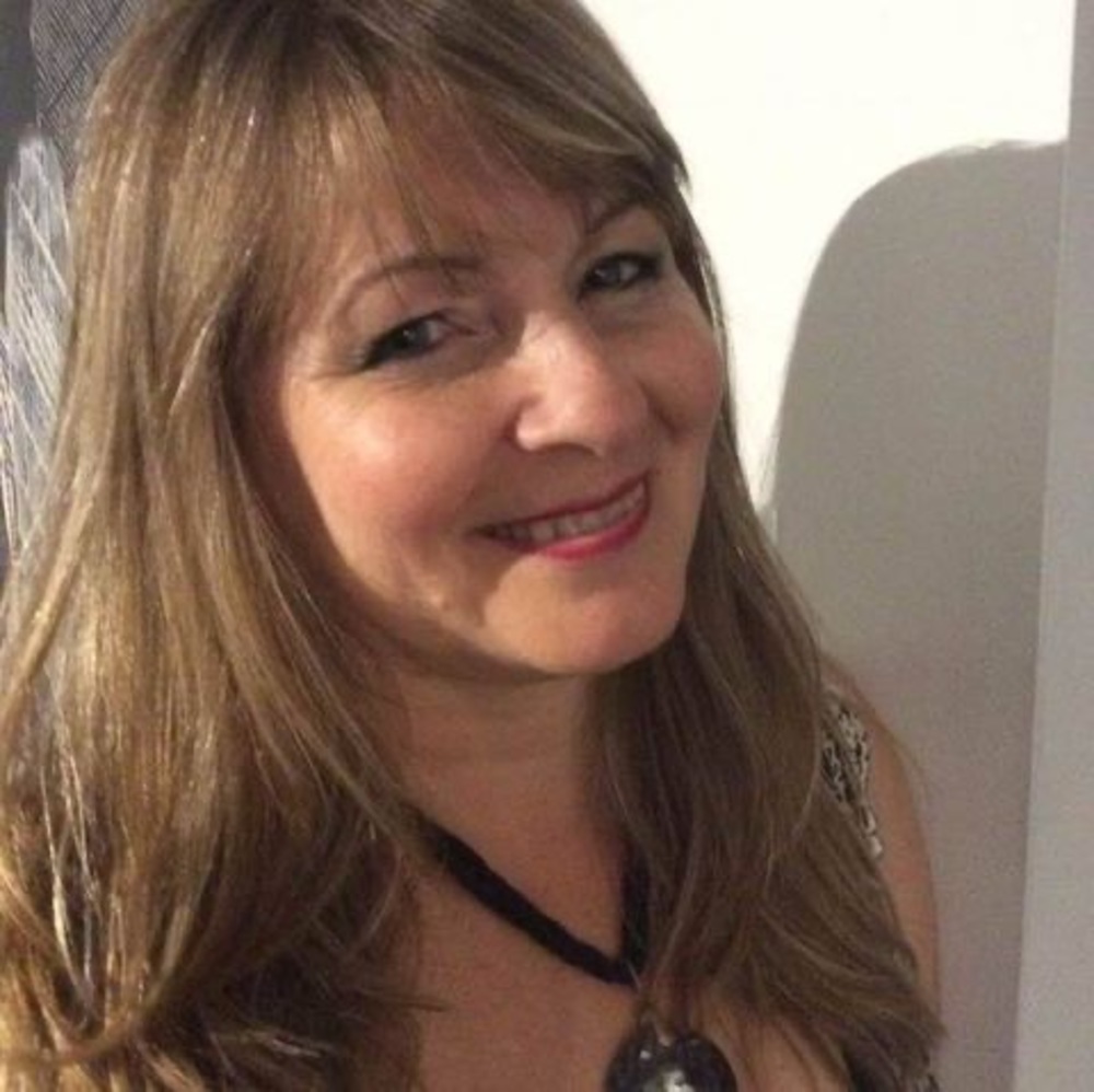 Meet your Posher, Murielle  on CLOSET CLEAR OUT . Let me know ,will lower$..
